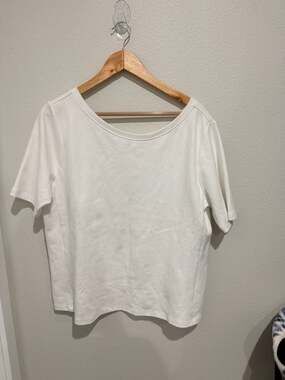 Gap White Short Sleeve V-Neck Top XL